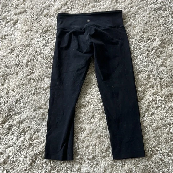 Black lululemon crops:) - Picture 2 of 4